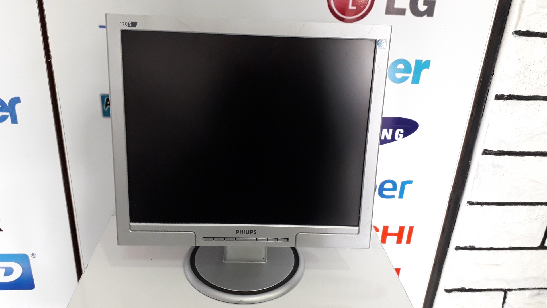 PHILIPS HNS7170T MODEL LCD MONİTÖR 17" - 250.00 TL + KDV