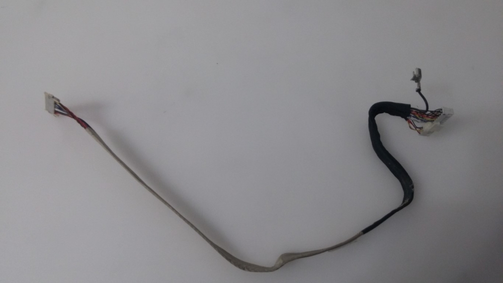 AOC E943FWS MODEL LED MONİTÖR 18.5" DATA KABLO FLEX