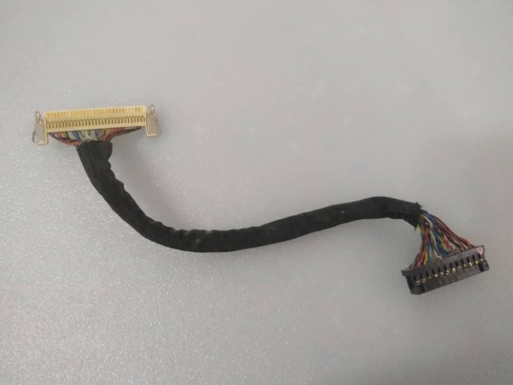 NEOVO F-417 MODEL LCD MONİTÖR 17INC DATA  KABLOSU (FLEX)