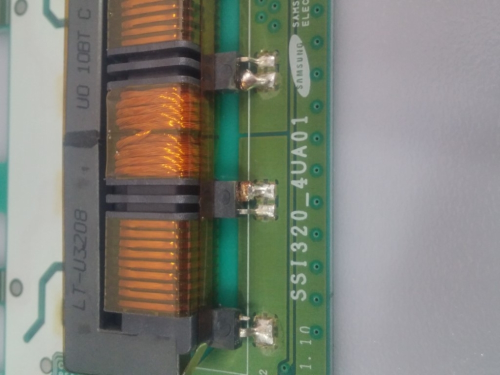 SSI320_4UA01 TELEFUNKEN 32BT450İ MODEL LCD TV 32" İNVERTER BOARD 